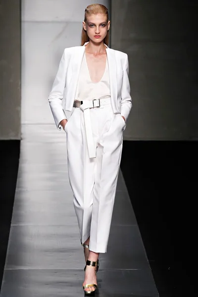 Look 9